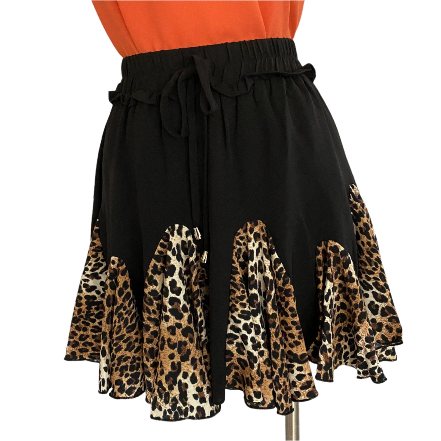 Elastic waist leopard print skirt