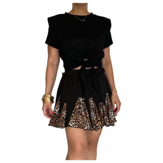 Elastic waist leopard print skirt